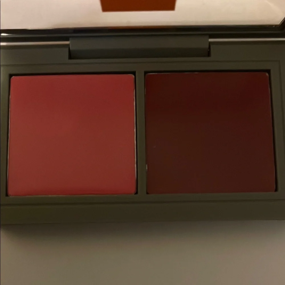 MAC Brooke Shields Makeup Palette - Picture 6 of 7